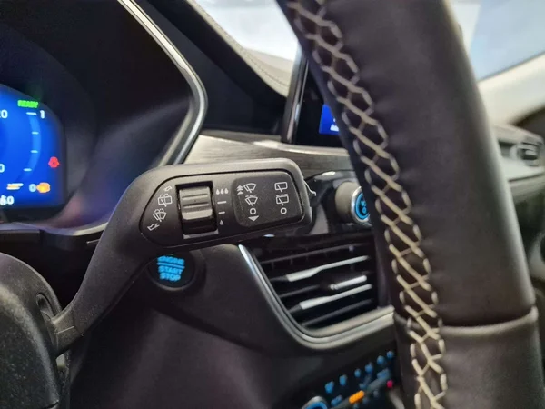 Ford Kuga (2023) — foto 4 van 18