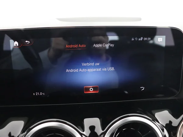 MERCEDES GLA 250 (2022) — foto 13 van 31
