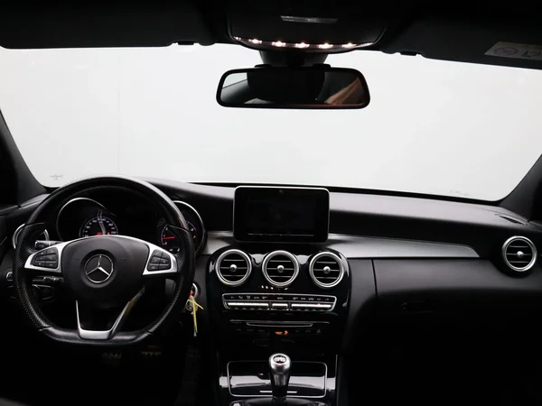 Mercedes-Benz C-Klasse (2016) — foto 16 van 29