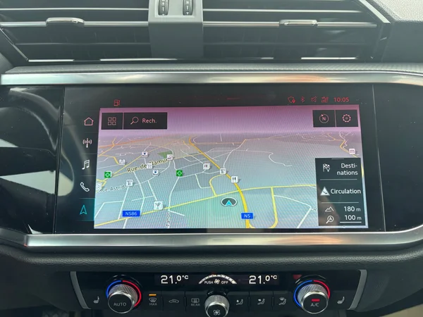 AUDI Q3 (2019) — foto 8 van 22