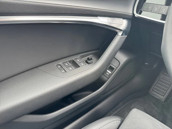 AUDI A6 Avant (2025) — foto 7 van 24