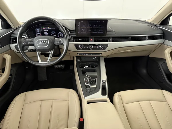 AUDI A4 (2022) — foto 29 van 29