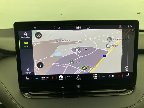 SKODA Enyaq (2022) — foto 18 van 37