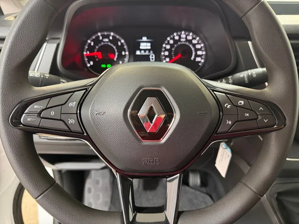Renault Trafic (2023) — foto 6 van 29