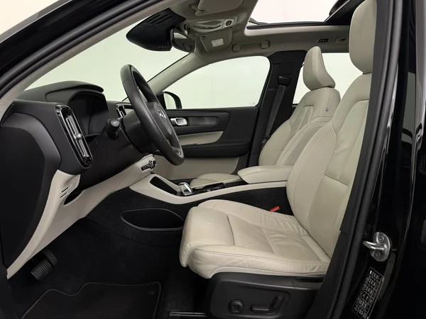VOLVO XC40 (2022) — foto 2 van 34