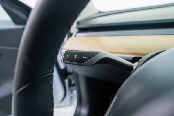 Tesla Model 3 (2020) — foto 13 van 45