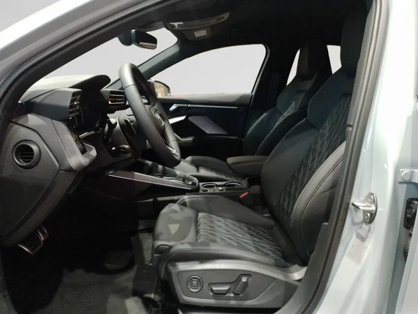 AUDI A3 Alltstreet (2024) — foto 7 van 13