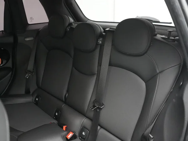 MINI Mini 5 Doors (F55 LCI II) (2022) — foto 2 van 24