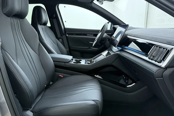 BYD Seal U PHEV (2025) — foto 10 van 12