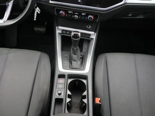 AUDI Q3 PHEV (2024) — foto 7 van 27