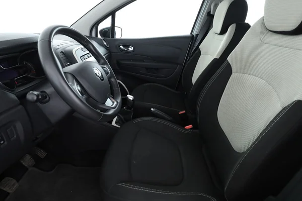 Renault Captur (2018) — foto 16 van 16