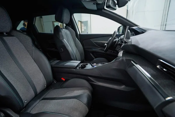 Peugeot 3008 PHEV (2023) — foto 7 van 54