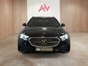 Mercedes-Benz E-300 09911940-506a-4caa-8215-8f4c5797a3d7