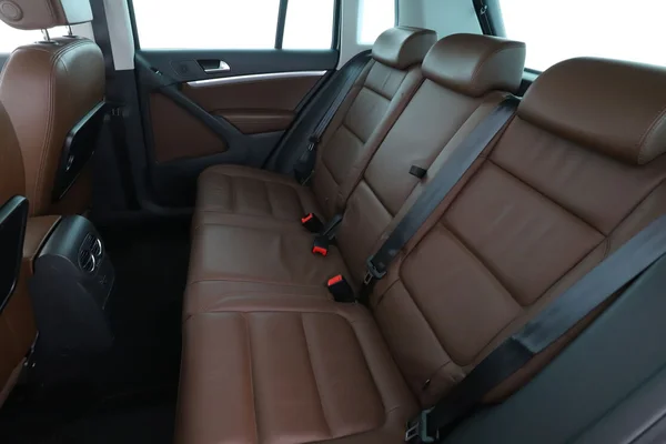 Volkswagen Tiguan (2016) — foto 5 van 16