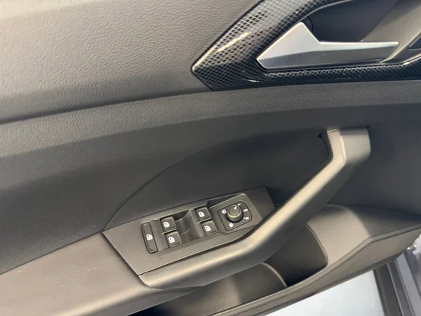 VOLKSWAGEN T-Cross (2025) — foto 2 van 22