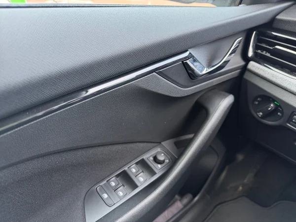 SKODA Kamiq (2025) — foto 8 van 20