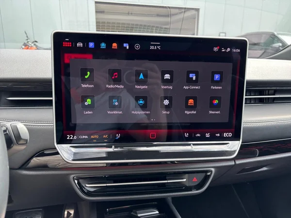 VOLKSWAGEN ID.7 Tourer (2025) — foto 5 van 25