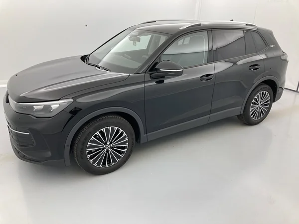 VOLKSWAGEN Tiguan (2025) — foto 13 van 36