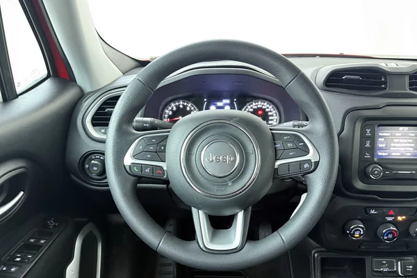 Jeep Renegade (2019) — foto 2 van 25