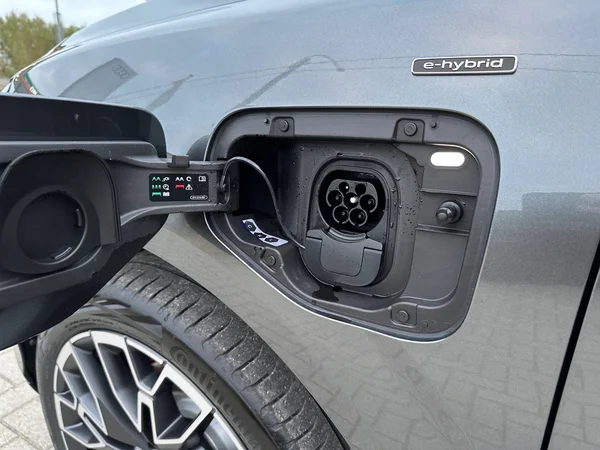 AUDI Q3 SUV e-hybrid (PHEV) (2025) — foto 11 van 26