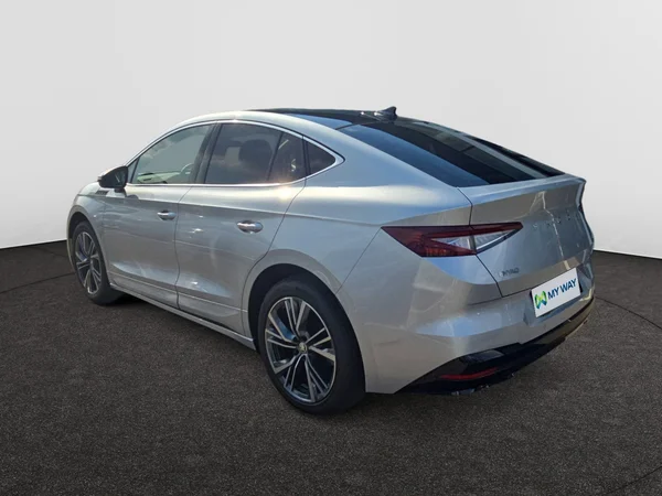 SKODA Enyaq Coupé (2025) — foto 18 van 24