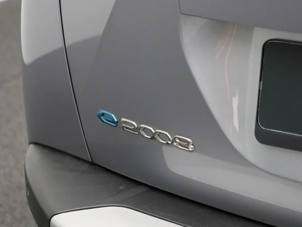 Peugeot e-2008 (2023) — foto 33 van 43