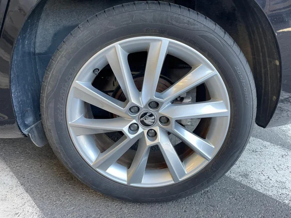 SKODA Scala (2024) — foto 2 van 21