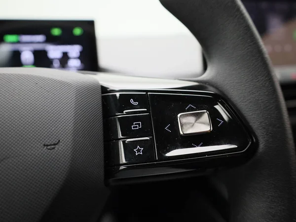 MG MG4 EV (2023) — foto 10 van 32