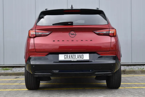 Opel Grandland (2022) — foto 18 van 22