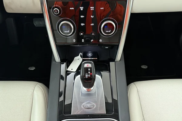Land Rover Discovery Sport (2020) — foto 4 van 27