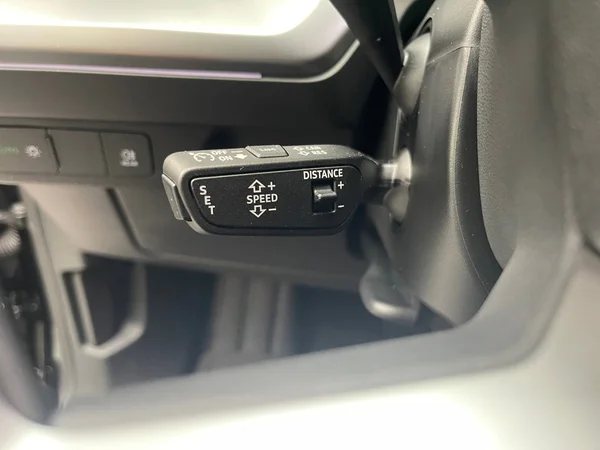 AUDI Q4 Sportback e-tron (2025) — foto 12 van 16