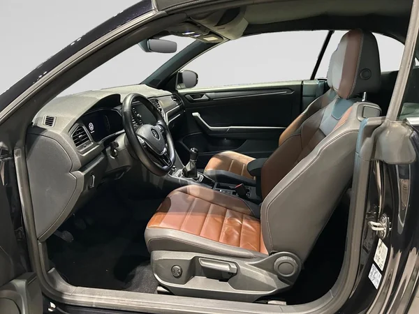 VOLKSWAGEN T-Roc Cabriolet (2021) — foto 24 van 25