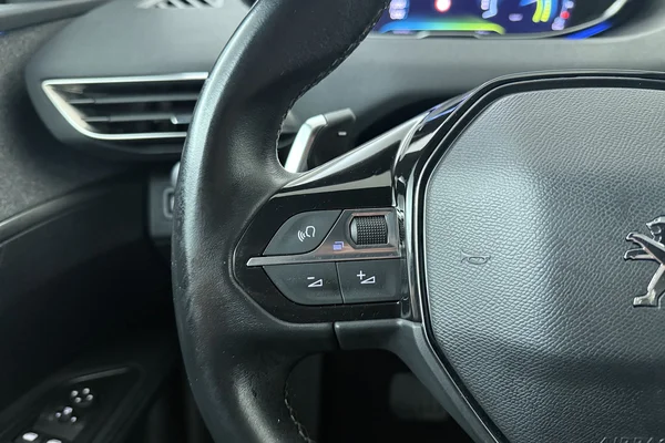 Peugeot 3008 PHEV (2023) — foto 6 van 20