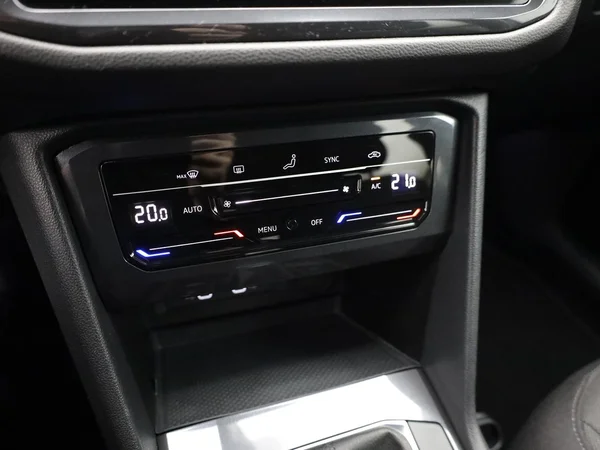 VOLKSWAGEN Tiguan Allspace (2024) — foto 11 van 21