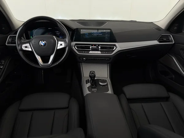 BMW 320 (2021) — foto 34 van 34