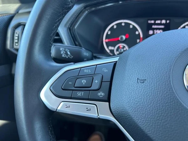 VOLKSWAGEN T-Cross (2020) — foto 17 van 31