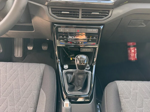 VOLKSWAGEN T-Cross (2025) — foto 3 van 19