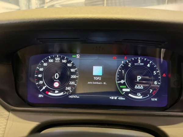 Land Rover Range Rover Velar (2021) — foto 6 van 28