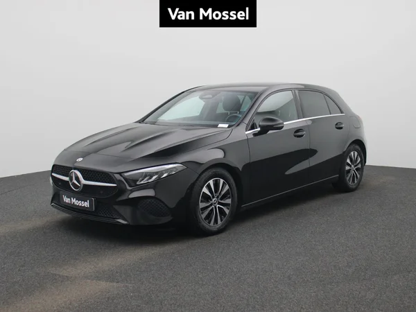Mercedes-Benz A-Klasse (2023) — foto 1 van 46