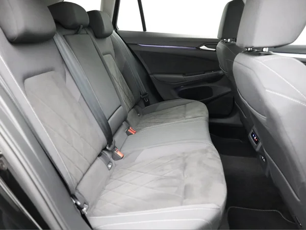 VOLKSWAGEN Golf VIII SW (2024) — foto 23 van 23