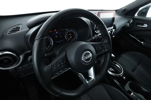 Nissan Juke (2022) — foto 2 van 16