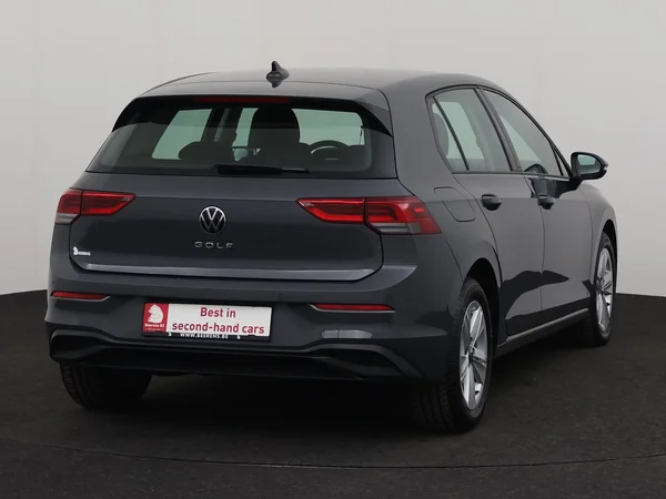 VOLKSWAGEN Golf (2023) — foto 22 van 28
