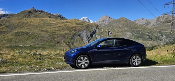 Tesla Model Y (2023) — foto 46 van 52