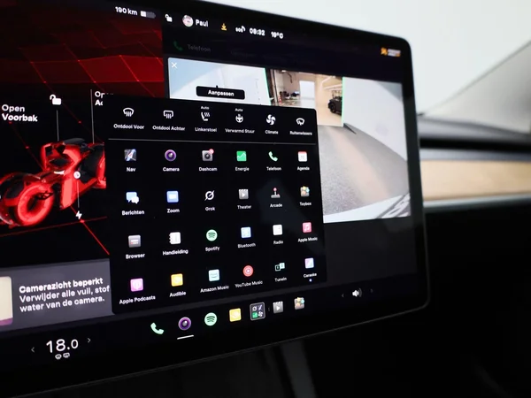 Tesla Model 3 (2022) — foto 19 van 40