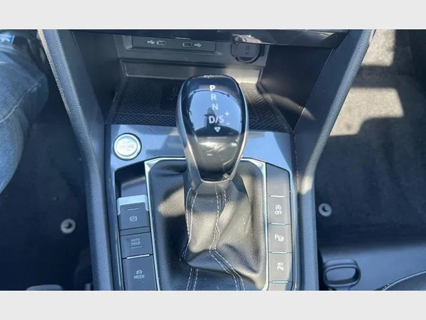 Volkswagen Tiguan (2023) — foto 13 van 21