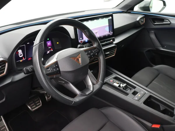 CUPRA Leon ST e-Hybrid (PHEV) (2023) — foto 9 van 27
