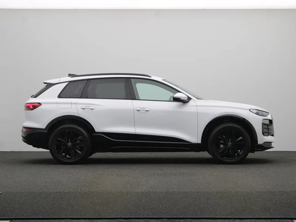 AUDI Q6 e-tron (2025) — foto 13 van 23