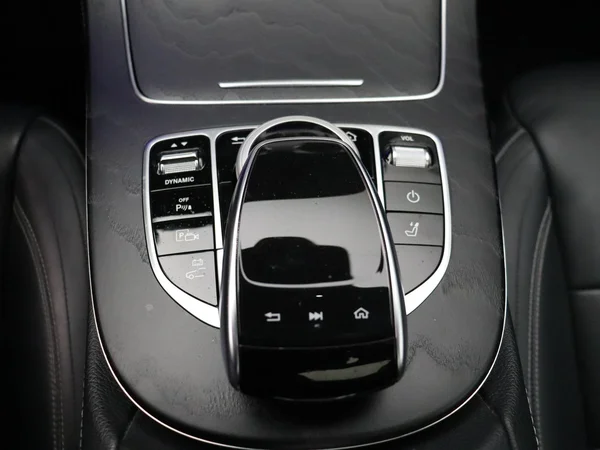Mercedes-Benz E-Klasse (2020) — foto 13 van 32