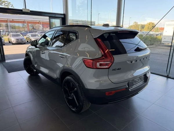 Volvo XC40 — foto 17 van 22