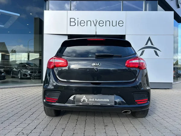 Kia Ceed (2016) — foto 15 van 19